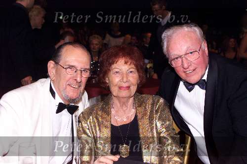 Amsterdam 12 Oktober 2001
Uitreiking Televizierring in de Heineken Music
Joop Doderer, Riek Schagen en Piet Ekel