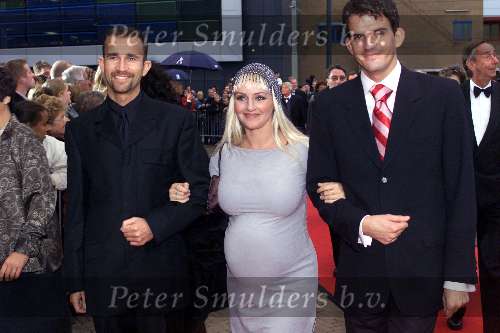 SCHEVENINGEN 21 oktober 2001
Premiere Aida in het circustheater.
Rolf Koster met vriend