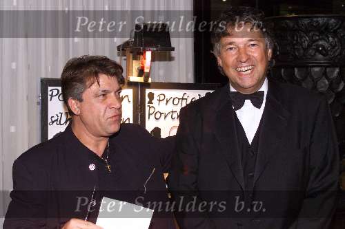 AMSTERDAM 29 OKTOBER 2001
 Parel v Nederland gala
v.l.n.r Ron Brandstederen knip kunstenaar