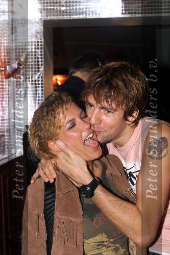 Amsterdam 11 Oktober 2001
Diner voor War Child in restaurant de Ondeugd.
Ruud de Wild met tatoeage als DJ met Tatum dagelet