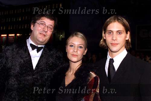 AMSTERDAM 1 OKTOBER 2001
 Premiere Discovery of heaven in de pathe Arena
 v.l.n.r. Stephen Fry  en Greg Wise