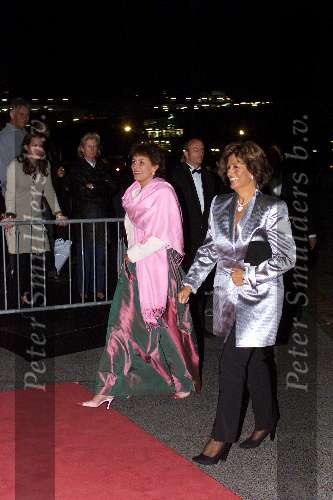 AMSTERDAM 25 OKTOBER 2001
Premiere van de musical GRACE
Sylvia Toth met Astrid Joosten