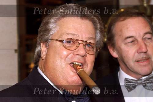 AMSTERDAM 29 OKTOBER 2001
Parel v Nederland gala
Tony Tetro met sigaar