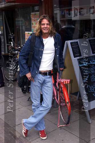 AMSTERDAM 11 OKTOBER 2001
Diner voor War Child in restaurant de Ondeugd.
Tygo Gernandt