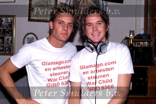 AMSTERDAM 11 OKTOBER 2001
Diner voor War Child in restaurant de Ondeugd.
Johnny de Mol  en Winston Post