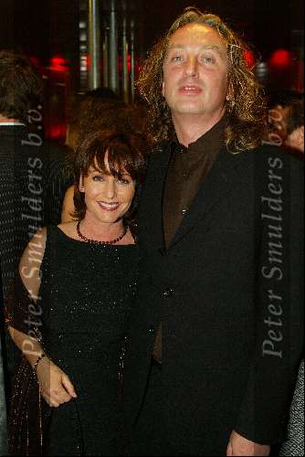 Amsterdam 25 oktober 2002
Televizierring 2002 in heineken music hal
Angela Groothuizen met vriend