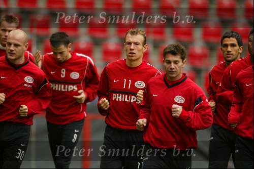 Eindhoven 29 oktober 2002
Laatste training psv voor champions L. tegen auxere
Arjan Robben  Jan Heintze