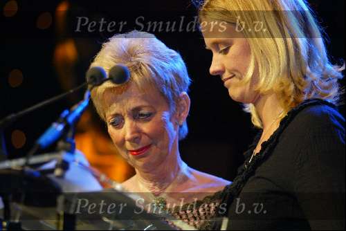 Hilversum 26 september 2002
Acadamy awards  2002 in studio 21
Zus en moeder Bart de Graaff Miriam