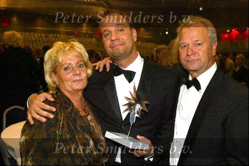 Amsterdam 25 oktober 2002
Televizierring 2002 in heineken music hal
Carlo Boszhard met ouders