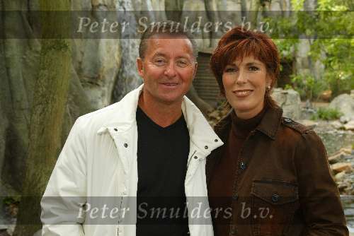 Kaatsheuvel 2 September 2002
Uitreiking CD van BZN
Op de foto v.l.n.r.:
Jan Keizer en Carola Smit