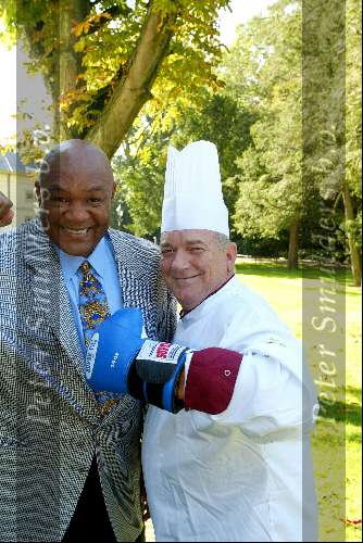 Breda 30 september 2002
George Foreman  met Cas Spijkers