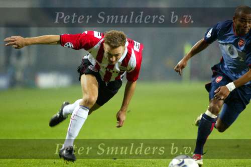 Eindhoven, 25 september 2002
PSV- Asenal FC , tweede wedstrijd in de championsleague
Eindstand 0-3
Dennis Rommedahl in duelk met Henry Thierry