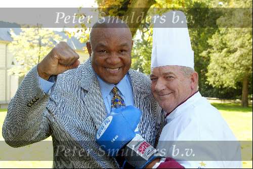 Breda 30 september 2002
George Foreman  met Cas Spijkers