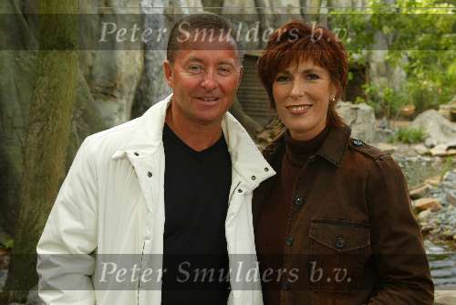 Kaatsheuvel 2 September 2002
Uitreiking CD van BZN
Op de foto v.l.n.r.:
Jan Keizer en Carola Smit