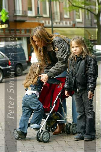 Amsterdam 28 oktober 2002
Mariska Hulscher met kinderen