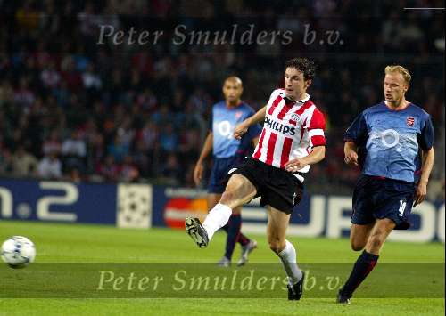 Eindhoven, 25 september 2002
PSV- Asenal FC , tweede wedstrijd in de championsleague
Eindstand 0-3
Mark v bommel met Dennis Bergkamp