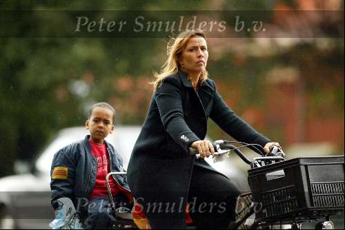 Amsterdam 5 oktober 2002
Nada v Nie met zoontje op de fiets