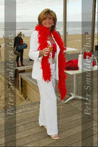 Bloemendaal 28 september 2002
Gala t.b.v. het rode kruis fonds georganiseerd door
Netty v d Veer