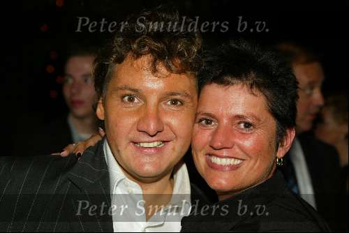 Rotterdam 4 oktober 2002

Rene Froger in AHOY
Sylvia Samson met moeder

Peter Smulders bv