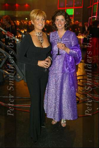 Amsterdam 25 oktober 2002
Televizierring 2002 in heineken music hal
Caroline Tensen met Cora van Mora