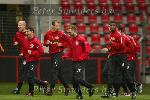 Eindhoven 29 oktober 2002
Laatste training psv voor champions L. tegen auxere
Dennis Rommedahl Jan Heintze Arjen Robben Kevin Bogelund
addo
