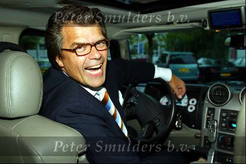 Amsterdam 2 oktober 2003
Emile Ratelband in cockpit van zijn Hummer