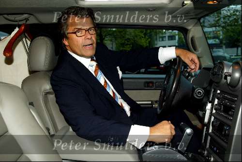 Amsterdam 2 oktober 2003
Emile Ratelband in zijn Hummer Automobiel