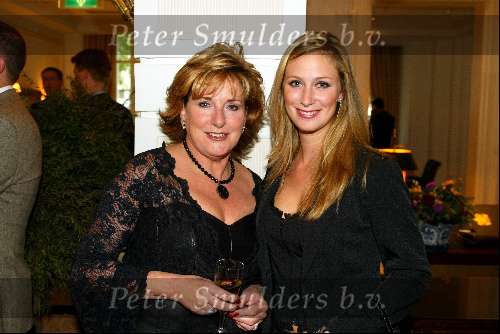Amsterdam 6 oktober 2003
Beau Monde Awards 
Fabienne de Vries en Catherine Keyl