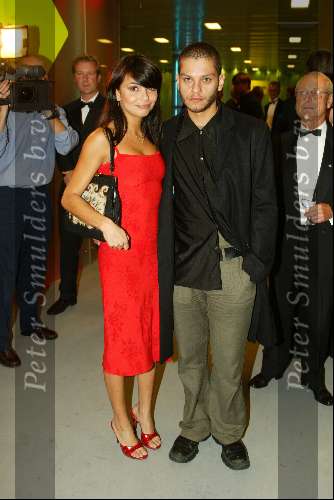 Amsterdam 25 oktober 2002
Televizierring 2002 in heineken music hal
Georgina Verbaan met vriend