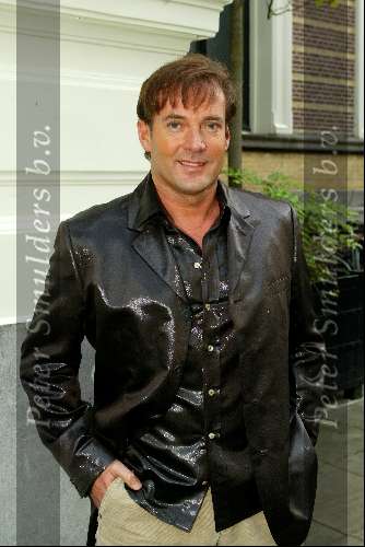 Scheveningen 30 september 2003
Society brunch in het holland casino scheveningen
Gerard Joling