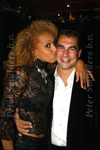 Amsterdam 6 oktober 2003
Presentatie cd Glennis Grace
Glennis Grace met vriend