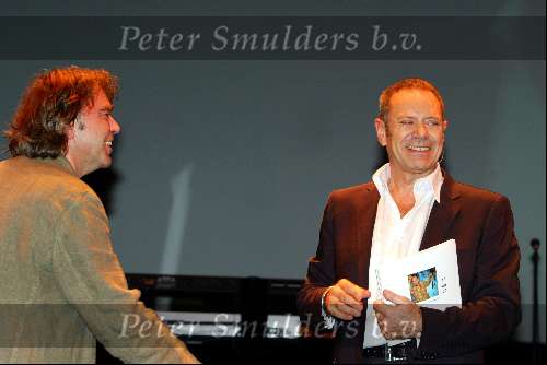 Amsterdam 22 oktober 2002
Rob de Nijs in Carre , 40 jaar artiest
Rob met Govert de Roos
