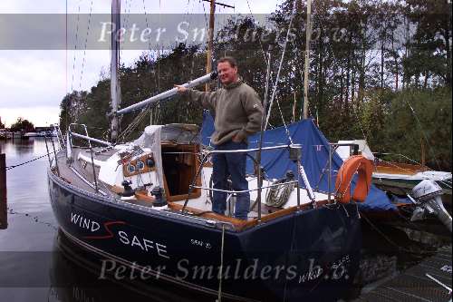 Den bosch 22 Oktober 2002
Hein Pessers bij zijn zeilboot