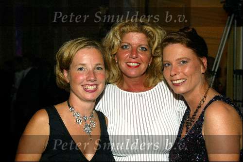 Amsterdam 6 oktober 2003
Beau Monde Awards 
Angela Hoogenveen en Helga Bouwman