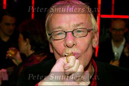 Amsterdam 25 oktober 2002
Televizierring 2002 in heineken music hal
Jack Spijkerman met ring