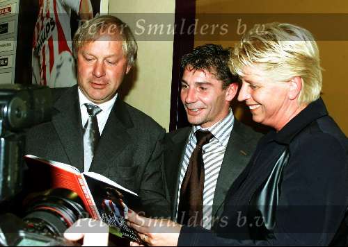 Eindhoven, 19 oktober 2002
Uitreiking van boek Jan Heintze aan Jan Reker en zijn vrouw