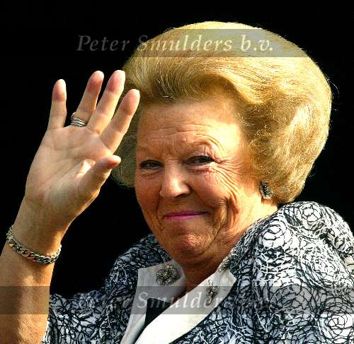 Amsterdam 3 oktober 2003
Koningin Beatrix bij paleis op de dam