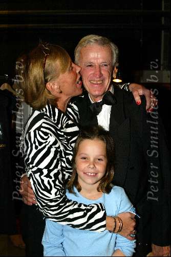 Amersfoort 12 oktober 2003
Premiere zeg ns Aa in de flint
Manfred de Graaf met vrouw en dochter