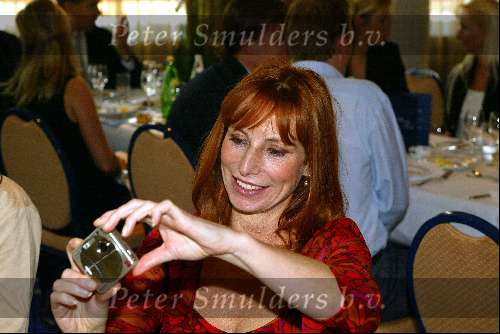 Scheveningen 30 september 2003
Society brunch in het holland casino scheveningen
Marianne Mudder  met digitale camera