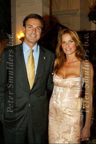 Amsterdam 1 oktober 2003
Avond tbv borstkankerbestrijding in het amstel hotel.
Sexy Mariska Hulscher met vriend