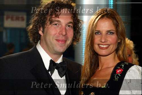 Amsterdam 25 oktober 2002
Televizierring 2002 in heineken music hal
Mariska Hulscher met vriend
