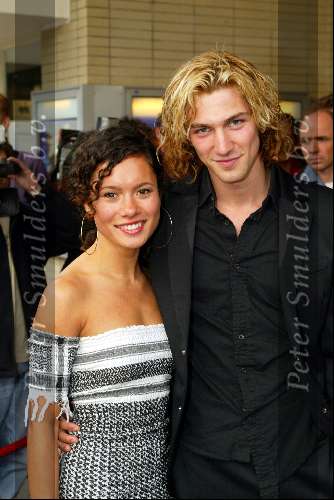 Utrecht 3 oktober 2003
Uitreiking gouden kalveren in schouwburg utrecht
Michiel Huisman met vriendin