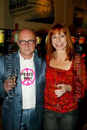 Scheveningen 30 september 2003
Serge Henri Valcke met Marianne Mudder met een glas champagne