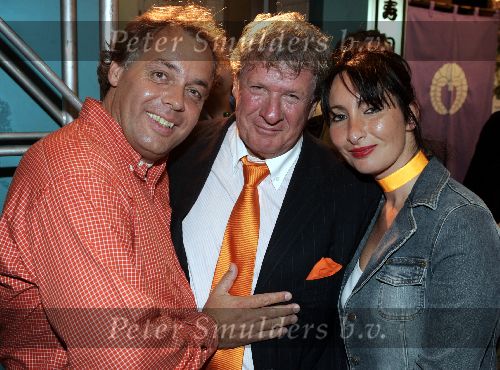 Hong Kong 8 oktober 2004
Princess Model of the world verkiezing. 
Aad Ouborg met Willibrord Frequin en vriendin