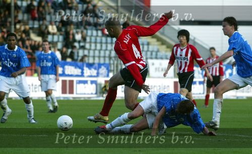 Den bosch, 7 november 2004
FC Den bosch-PSV, eindstand 0-3
Alex op weg naar 0-2