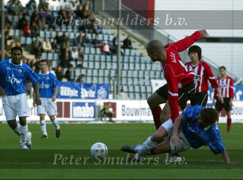 Den bosch, 7 november 2004
FC Den bosch-PSV, eindstand 0-3
Alex op weg naar 0-2