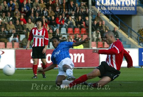 Den bosch, 7 november 2004
FC Den bosch-PSV, eindstand 0-3
Alex scoort 0-2