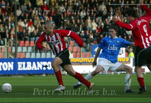 Den bosch, 7 november 2004
FC Den bosch-PSV, eindstand 0-3
Alex op weg naar zijn eerste competitiedoelpunt