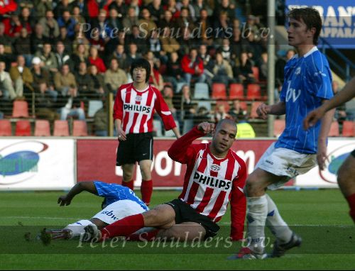 Den bosch, 7 november 2004
FC Den bosch-PSV, eindstand 0-3
Alex scoort 0-2