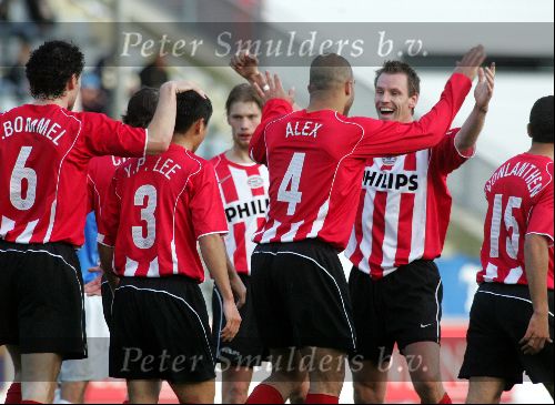 Den bosch, 7 november 2004
FC Den bosch-PSV, eindstand 0-3
Alex met Andre Ooijer